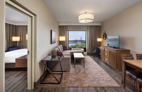 Harbourview Hotel | Doubletree by Hilton Halifax Dartmouth