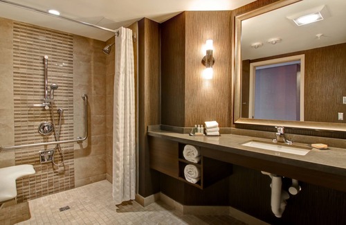 Jasper Place Hotel | DoubleTree by Hilton Hotel West Edmonton