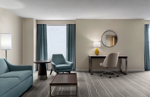 Norfolk - Virginia Beach Hotel | Doubletree by Hilton Hotel Norfolk Airport
