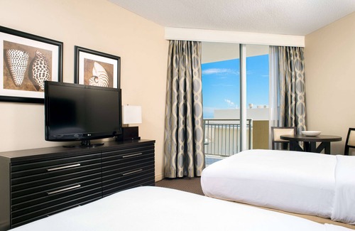 Sunny Isles Beach Resort | DoubleTree Resort & Spa by Hilton Ocean Point-N. Miami Beach