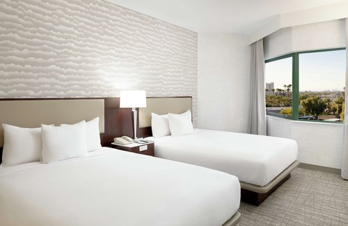 Phoenix Hotel | DoubleTree Suites by Hilton Phoenix