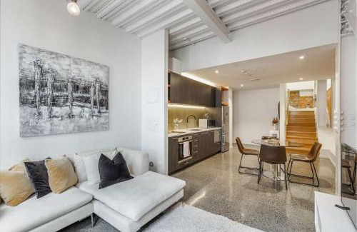 Auckland Central Business District Apartment | Downtown CBD Apt - Central Walkable by Zodiak Stays