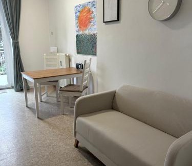 Geidorf Apartment | Downtown Chic Apartment Graz - Top 8 self check-in