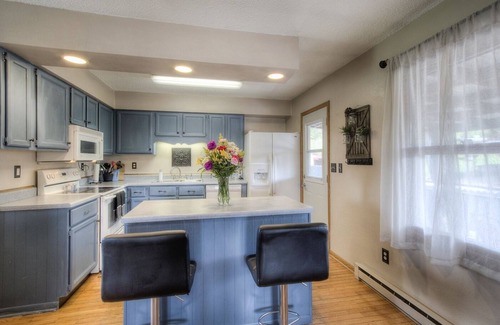 Custer House | Downtown Custer & neighbor to Rock Crest Lodge