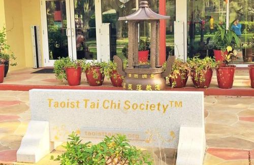 Downtown Dunedin Apartment | Downtown Dunedin! 2 bedroom 2 bath NO KIDS, NO PETS