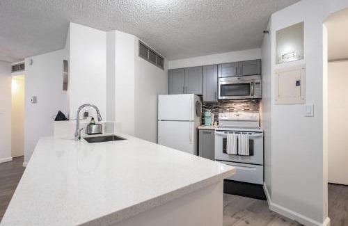 Downtown Honolulu Apartment | Downtown Honolulu Skyview - 1Bed&Den- Free Parking