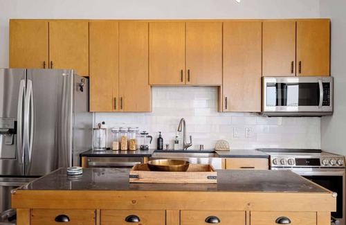 West Main Historic District Apartment | Downtown Penthouse Duplex