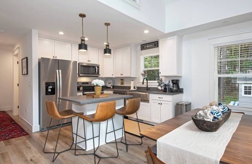 St. Michaels House | Downtown Retreat with Bikes, Fire Pit & Kayaks