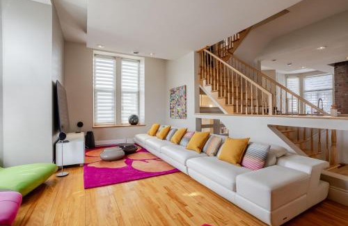 Shaughnessy Village House | Downtown Retreat with Modern Comfort