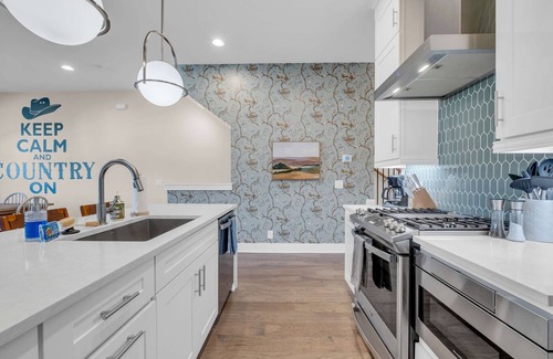 South Nashville House | *Downtown View + Brand New Luxury Home* 12+ Beds*