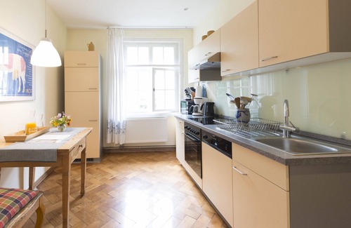 Weimar Apartment | Dr. Ritter- in the house Am Lottenbach: Quiet living with a view into the green