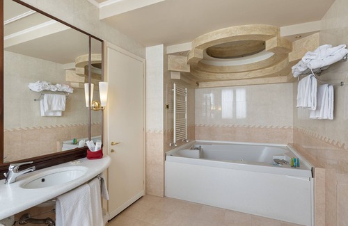 Appiano Gentile Hotel | Dream Hotel