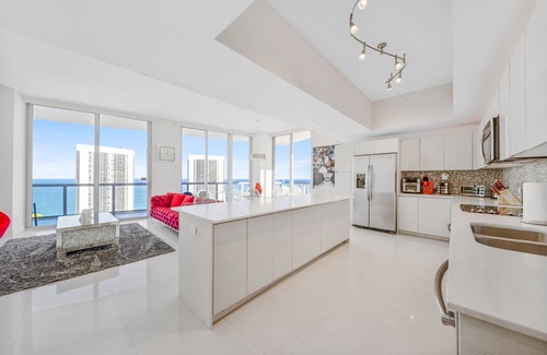 Hallandale Beach Condo | ★DREAM-SKY MANSION. 3DBR/3BA LUXURY PENTHOUSE. 33RD FLOOR. DIRECT OCEAN VIEW