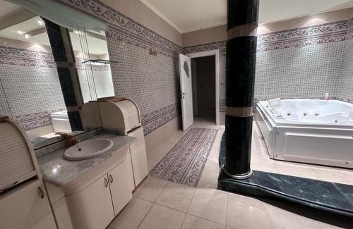 Dream Land Apartment | Dreamland - Emerald