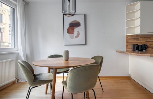 Hundsturm Apartment | Dreamy Margareten 2BR, nr Shopping, Dining & Tram, by Blueground