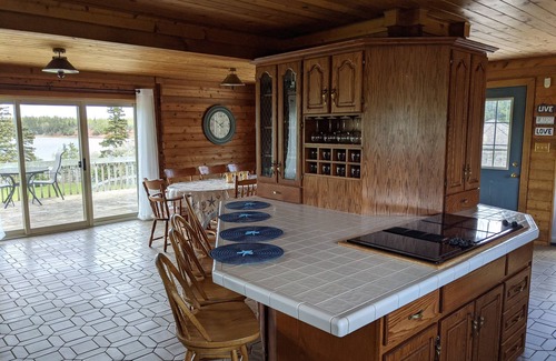 Bayview House | Drift Away Lodge - waterfront property with pool and hot tub