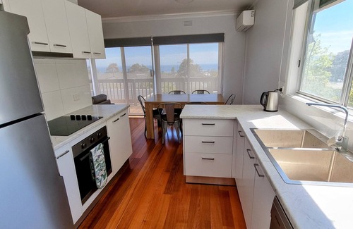 Dromana House | Dromana getaway with a view, air con and wi-fi.