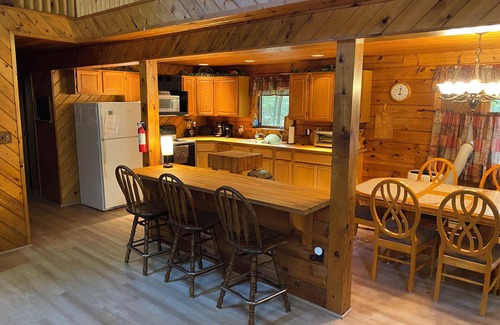 Todd Cabin | Drooly Bear Cabin: Your Raystown Lake Getaway!
