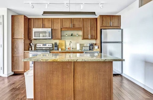 Downtown Dallas Apartment | DT Lux 1 Bed | 976sqft | 26th Floor | Gym | Pool