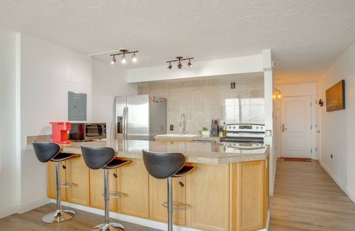 Downtown Denver Apartment | Dtwn Denver Condo w/Mtn-View Balcony!