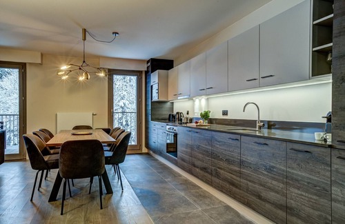 Chamonix City Centre Apartment | Duplex Apartment with Balcony & Flexi Bedrooms