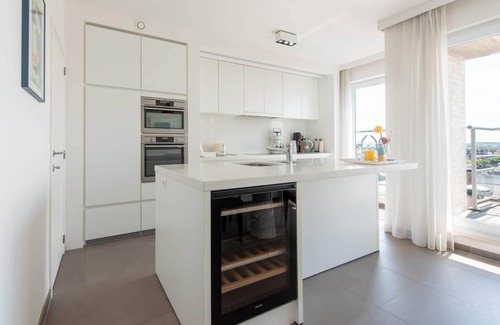 Vogelzang Apartment | Duplex by the Coast with Stunning Sea Views