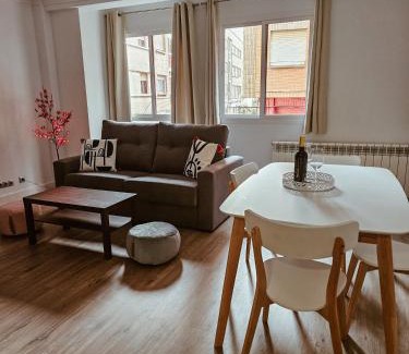 Logrono City Centre Apartment | Duplex labradores centro 8PAX, PARKING INCLUIDO