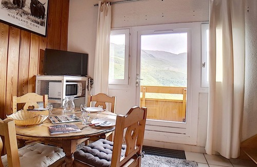 Les Bruyeres Apartment | Duplex Studio, Direct Access to Slopes, Balcony, Sleeps 4