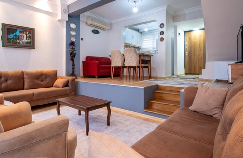 Kusadasi City Centre Villa | Duplex Villa w Sea View Terrace in Kusadasi