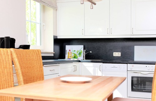 Neuhaus Apartment | Durch den Küstenwald in Wenigen Minuten zum Strand