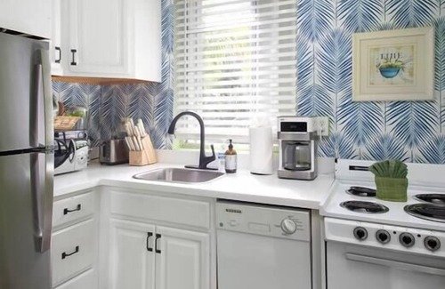 Downtown Apartment | Duval Street Suites full kitchen Old Town with heated pool