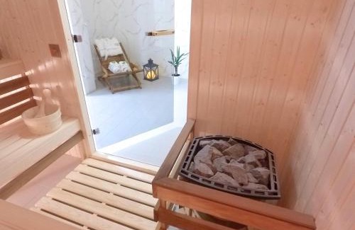 Ustrzyki Dolne Bed & Breakfast | Dwór i Dworek Leszczowate Wellness & Spa