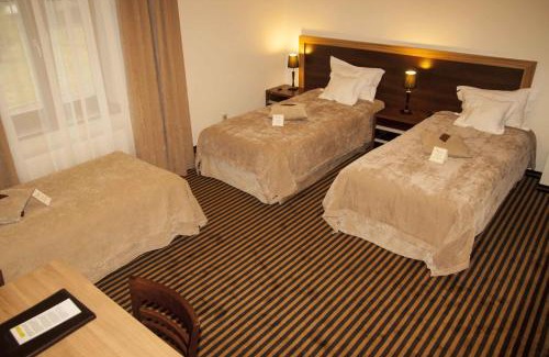 Kombornia Hotel | Dwór Kombornia - Folwark