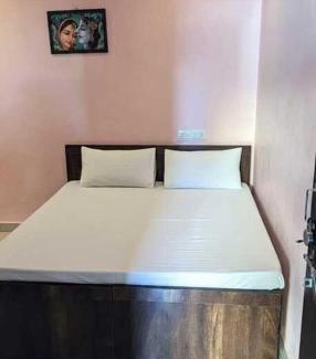 Dwarka House | DWARKA HOME STAY AC family only