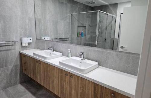 Tarneit House | E 4 Room Retreat Family Friendly