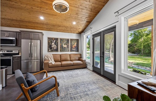 Wildwood House | (E) Sycamore Grove | 3 Bed, 2 Bath