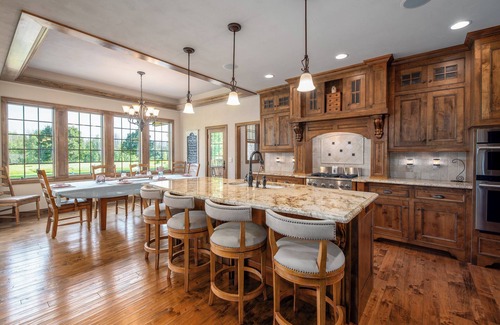 Appleton House | EAA AirVenture 2026! BUSINESS trips.room to land a HELICOPTER!