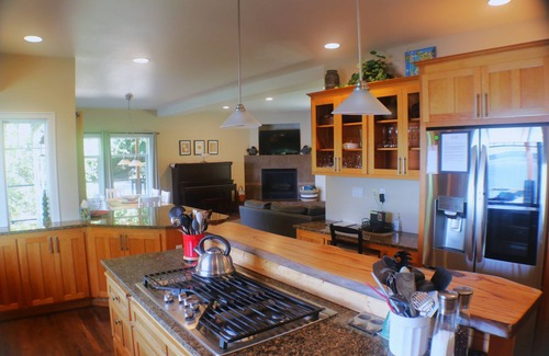 Tulalip House | Eagle Cove Waterfront Retreat for 20 w/Hot Tub, Firepit & Sweeping Island Views