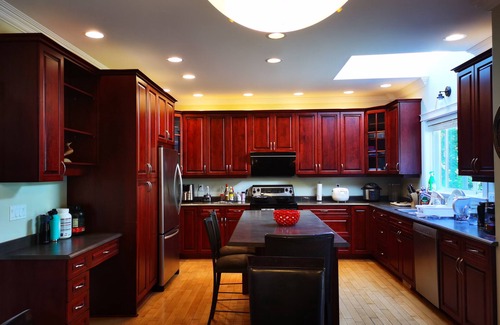 Cordova Bay House | Eagle' house, Room #2