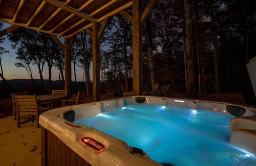 Aska House | Eagle Ridge - Luxury Mountain View Home wFire Pit