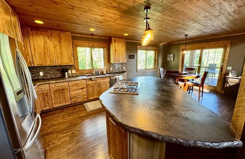 Lead Cabin | Eagle View Lodge - Cabin with views, King beds, hot tub, foosball