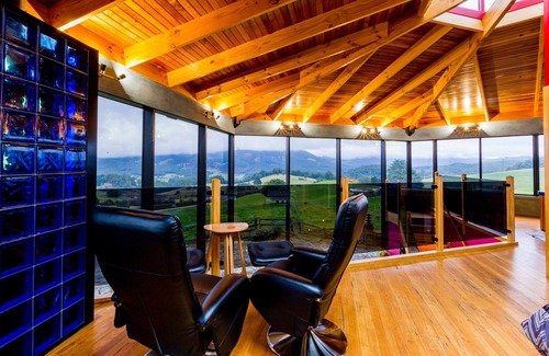 West Kentish Villa | Eagles Nest Retreat - Nest 1