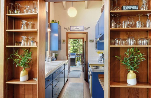 Carnelian Bay Cabin | Eagles Perch Cabin - Pano Lake Views, Fido Friendly