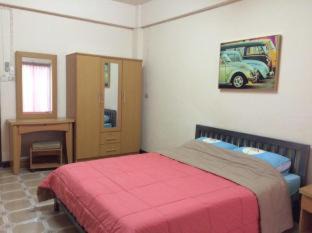 Sam Phran Hotel | Earth Mansion Sai 5