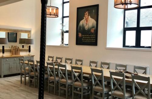 Strathaven House | East Church House, Unique 9 bedroom Church, Historic Market Town.