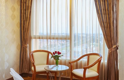 Na Kluea Hotel | Eastern Grand Palace