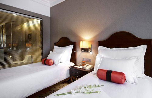 Phu Nhuan Hotel | Eastin Grand Hotel Saigon