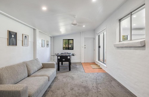 East Toowoomba House | Eastside Haven - Central & Convenient!