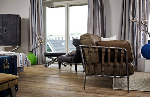 List Hotel | Easy Living Hotel