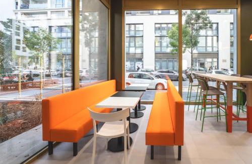 La Villette Hotel | easyHotel Marseille Euromed